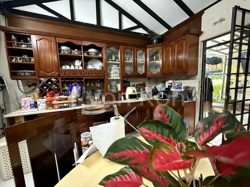 4 Bed Semi-Detached House (Landed) for Sale in  Peakview Estate - Image 8